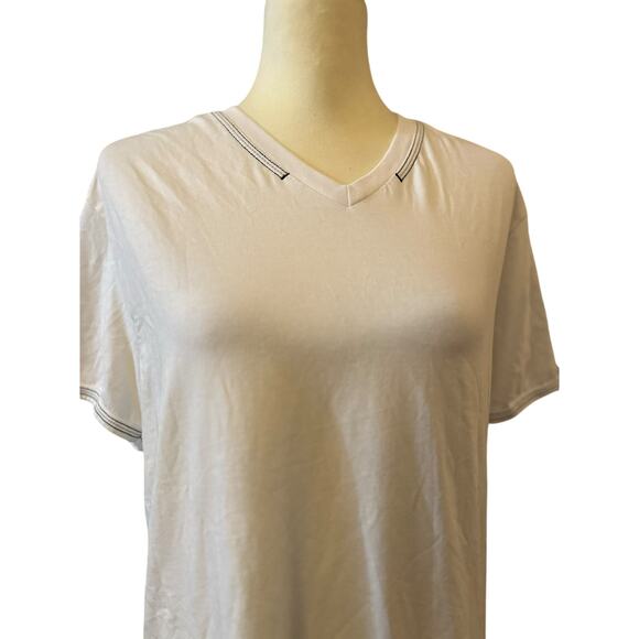 Buckle Black Men's White Tee with Black and Gray Contrast Stitch, Size Large - Picture 4 of 7